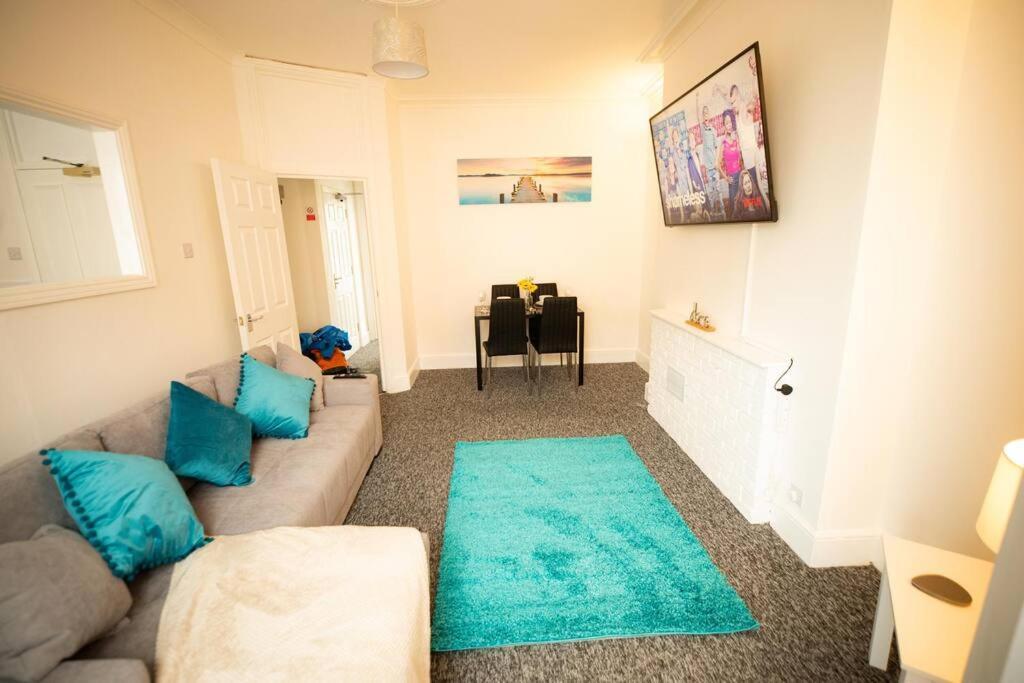Spacious Sea-view Flat With Easy Invest * Lowestoft