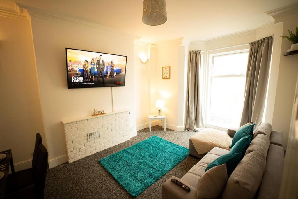 Spacious Sea-view Flat With Easy Invest * Lowestoft