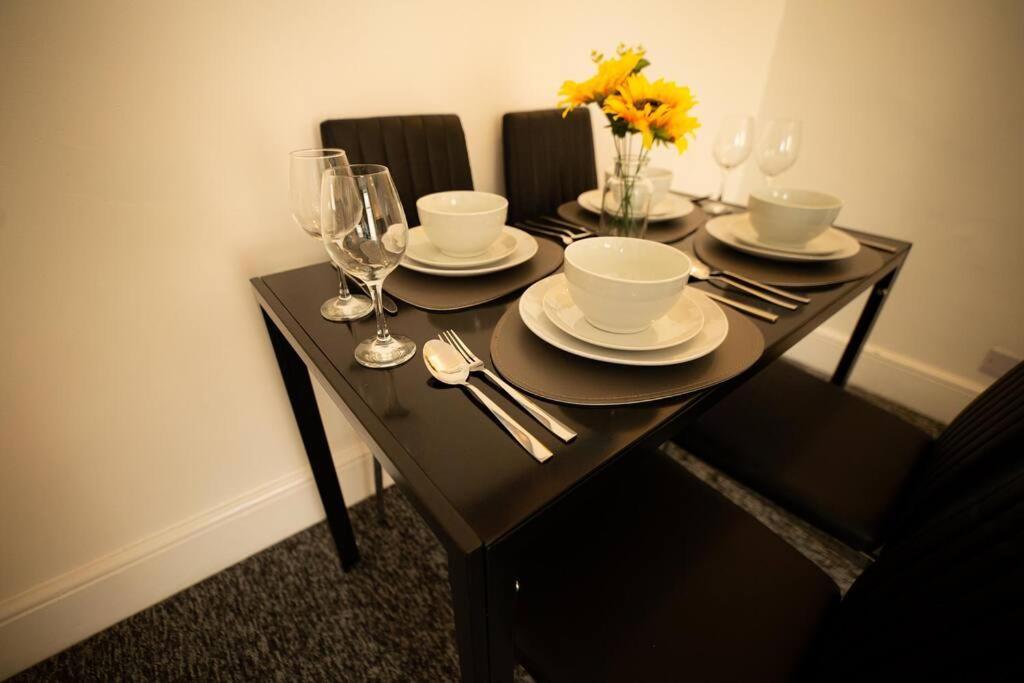 Spacious Sea-view Flat With Easy Invest *
